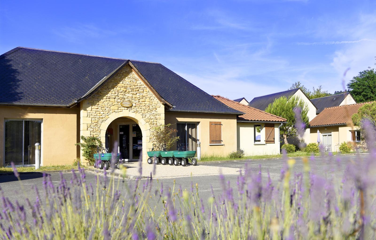 Appartement 2 chambres avec piscine à vendre à Montignac-Lascaux