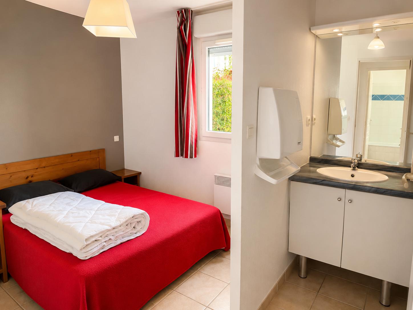 Appartement 2 chambres avec piscine à vendre à Montignac-Lascaux