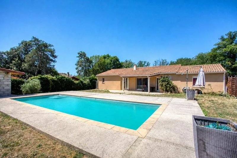 Maison contemporaine avec piscine