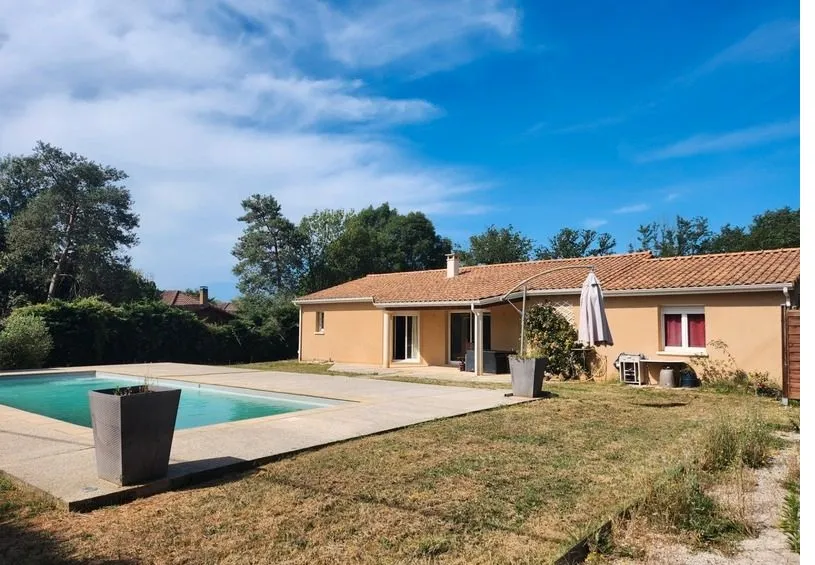 Maison contemporaine avec piscine