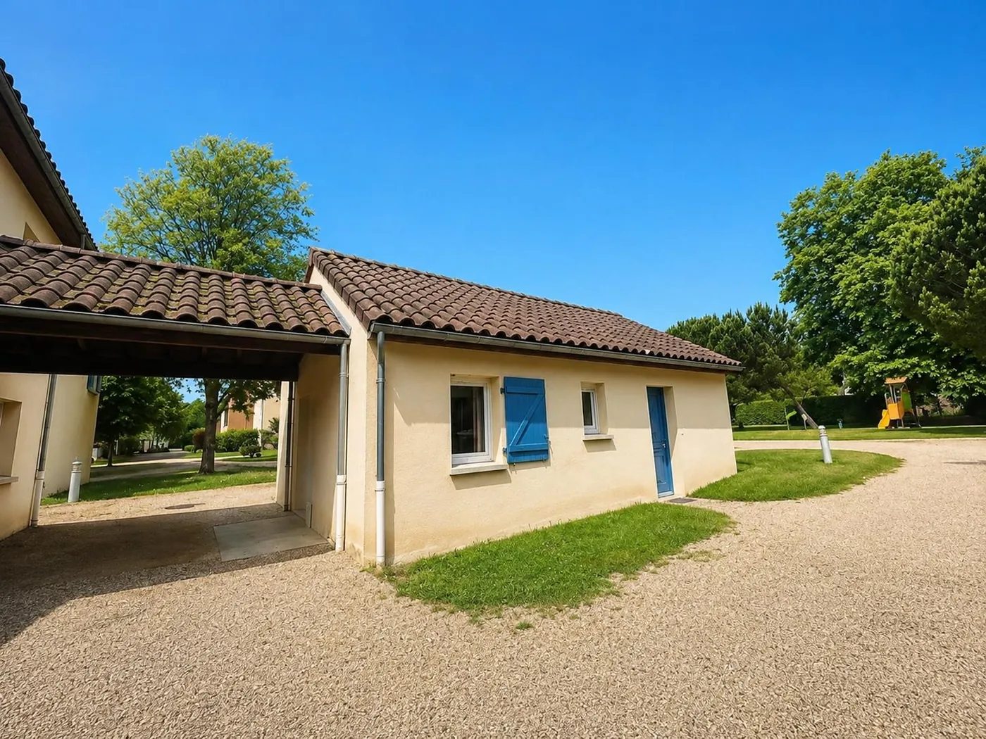 Appartement 2 chambres avec piscine à vendre à Montignac-Lascaux